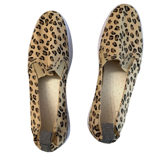 Canvas Casuals Women’s Slip-On Tan Cheetah Canvas Shoes Size L GUC - Picture 1 of 10